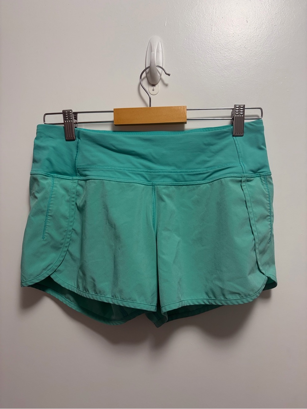 Lululemon Speed Short Bali Breeze Size 6